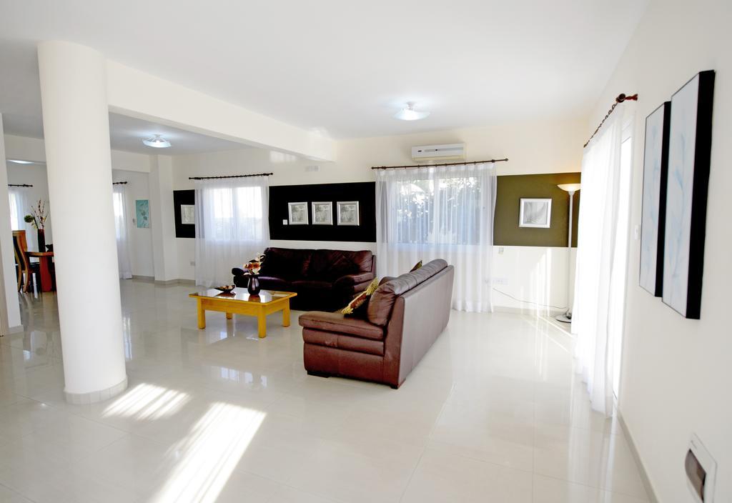 Hara Nissi Beach Villas Ayia Napa Phòng bức ảnh
